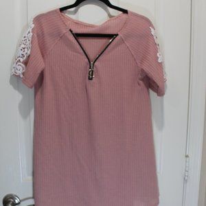 Gueuusu Women's Loose Pink Blouse with Lace Sleeve and Zipper neckline size M